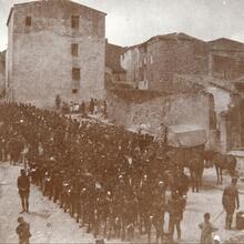 Memòria en ruta al Catllar – Tropes de la Guarnició de Tarragona formades al carrer de França, cap al 1910