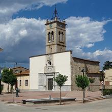 Bescanó. Església parroquial de Sant Llorenç, vista general. Safareix i bugadera