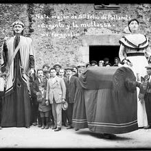 Els gegants i la mulassa de la Festa Major de Sant Feliu de Pallerols