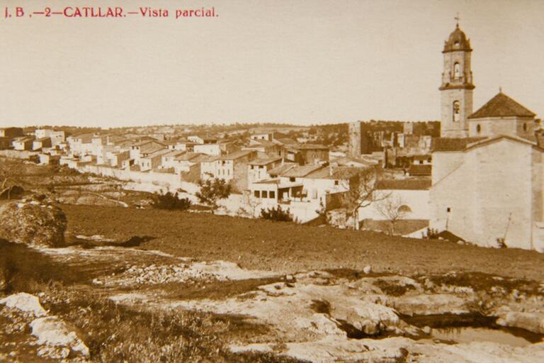 Memòria en ruta al Catllar – Postal del Catllar envoltat de camps de conreu, cap al 1910