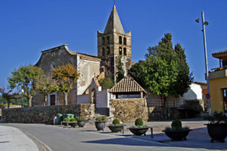 Bescanó. Església de St Andreu, l'Estanyol. Vista en primr pla del comunidor