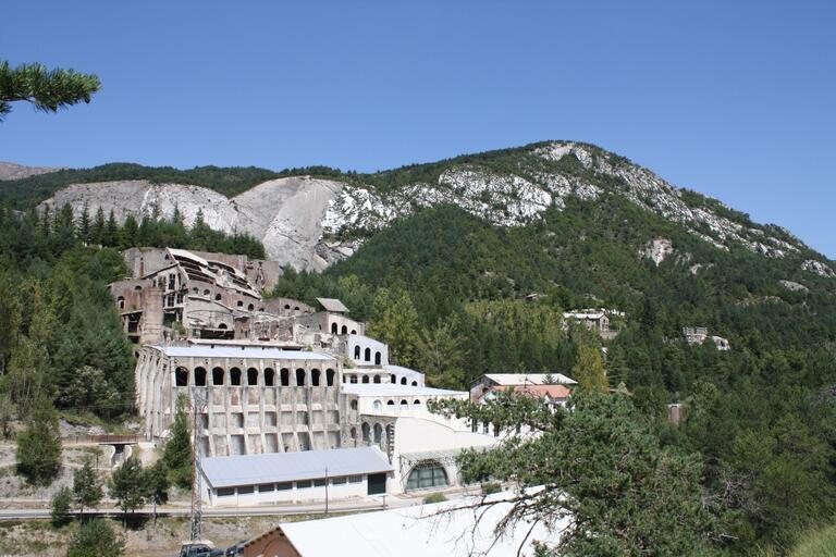 Fàbrica de ciment Asland, Castellar de n'Hug
