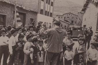 Aquest era l'espai a on s'instal·lava la terrassa de la Fonda Arderiu. La placeta any 1988