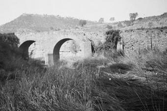 El Pont Vell o del Comte d'Aranda, del 1787, fotografiat el 1922.