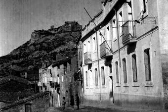 El carrer Major el 1933, sobre el traçat de l'antic camí ral.