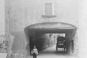 Les Voltes del carrer Major el 1925.