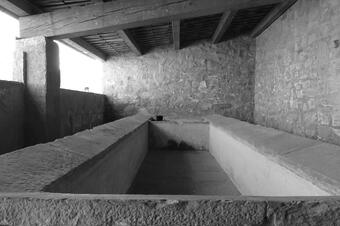 El safareig, on rentar la roba era feina de colla i de conversa.