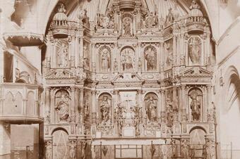 Interior de Sant Pere el 1927, abans de la destrucció del 1936.