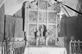 El retaule del Roser, a una capella lateral, 1923.