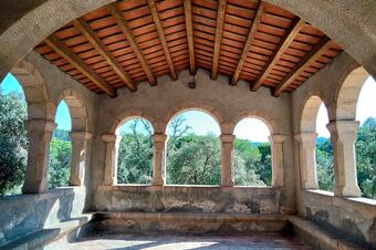 Porxo amb arcades del santuari de Farners, Santa Coloma de Farners