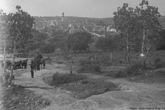 Memòria en ruta al Catllar – Pastor amb les cabres als afores del poble, 1923
