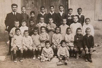 Memòria en ruta al Catllar – Grup escolar amb el mestre Sr. Cañas, 1924
