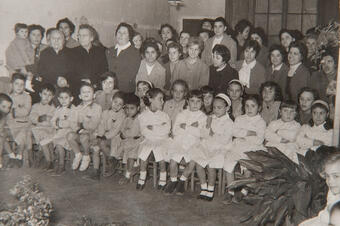 Memòria en ruta al Catllar – Visita pastoral del bisbe Castán Lacoma a l'escola de pàrvuls, 1959