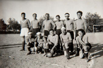 <p>1948. Equip de futbol.</p> Memòria en ruta al Catllar – Equip de futbol, 1948
