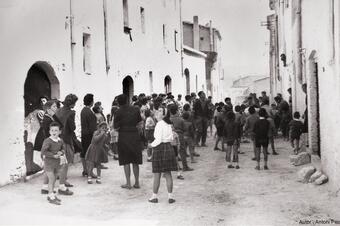 Memòria en ruta al Catllar – Plegant bateig, 1960