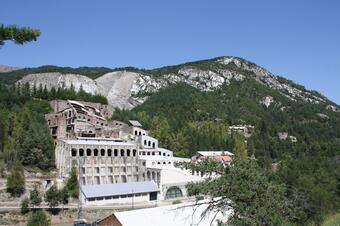 Fàbrica de ciment Asland, Castellar de n'Hug