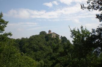 Santuari de Santa Margarida de Vinyoles dalt de la serra, les Llosses