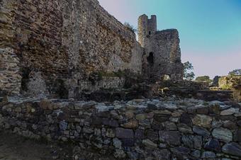Castell de Sant Iscle i pantans. Vidreres
