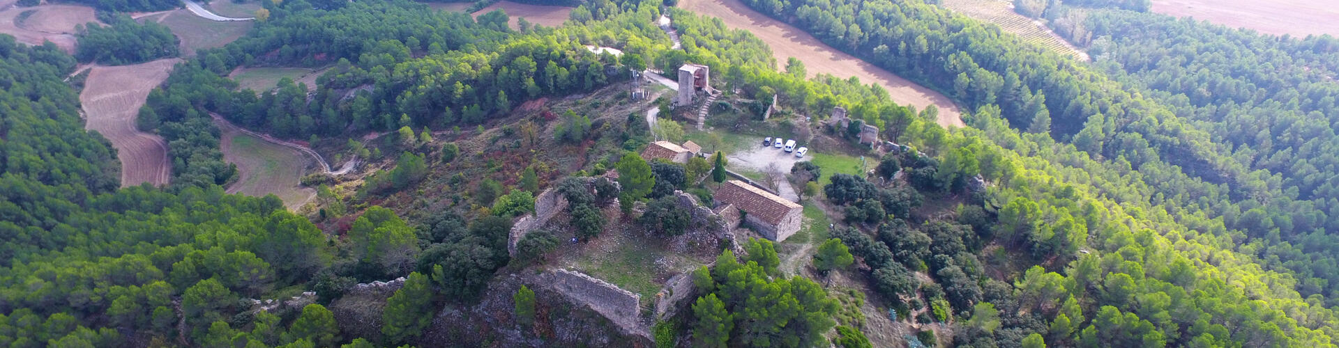 Vista aèria del castell de Miralles