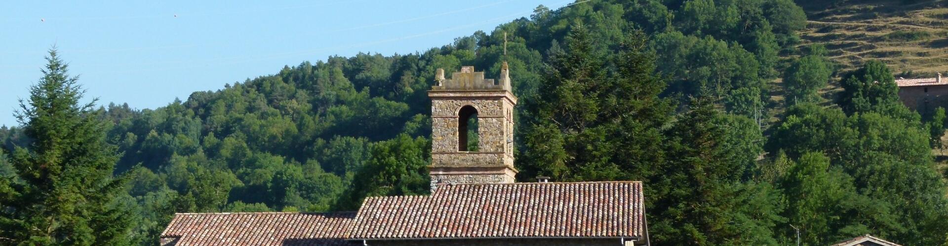 Antiga església de Sant Pau Vell entre prats, Sant Pau de Segúries