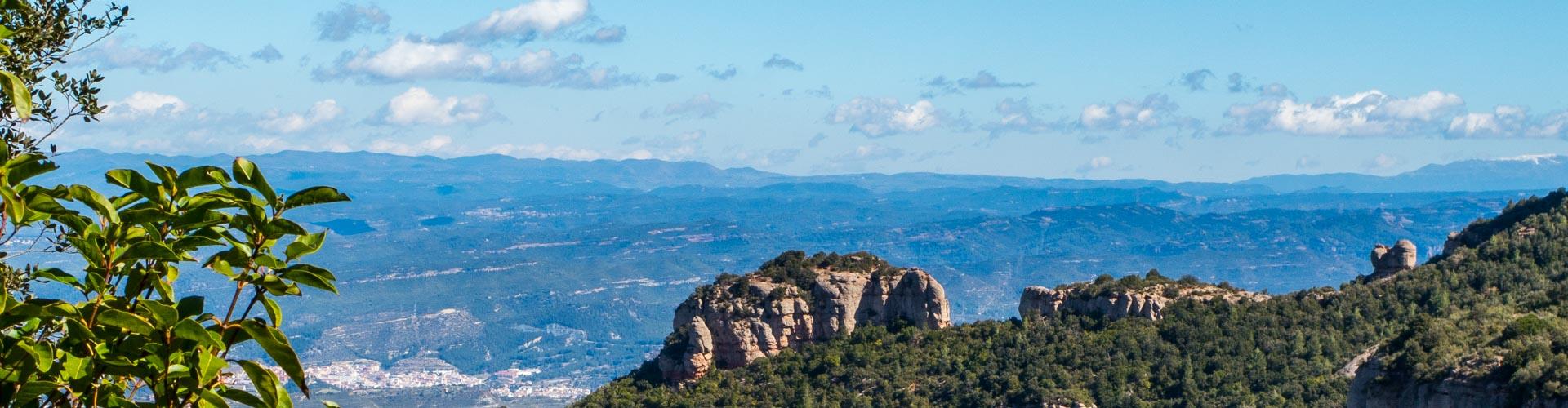 Vistes al Bages i Pirineu des de Montserrat. El Bruc.