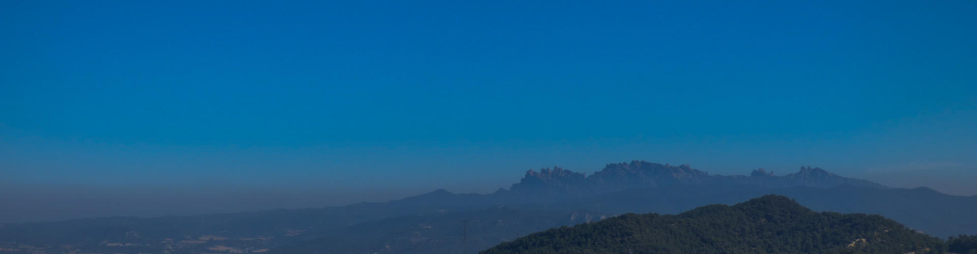 Vistes a Montserrat des de la serra de Collbàs